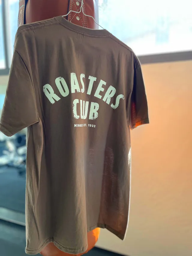 minges-roasters-club-t-shirt-braun-unisex-100-baumwolle image 1