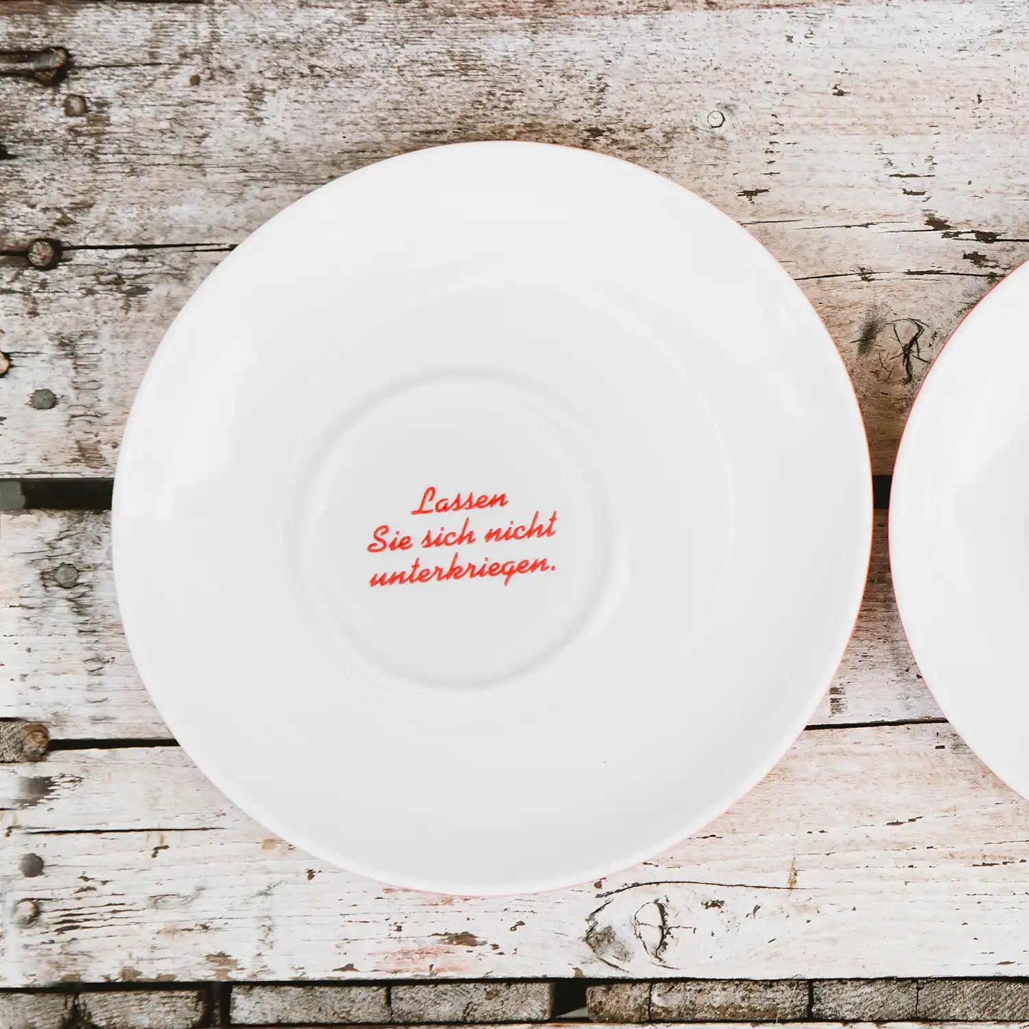 j-hornig-milchkaffeetasse-untertasse-rot-porzellan image 2