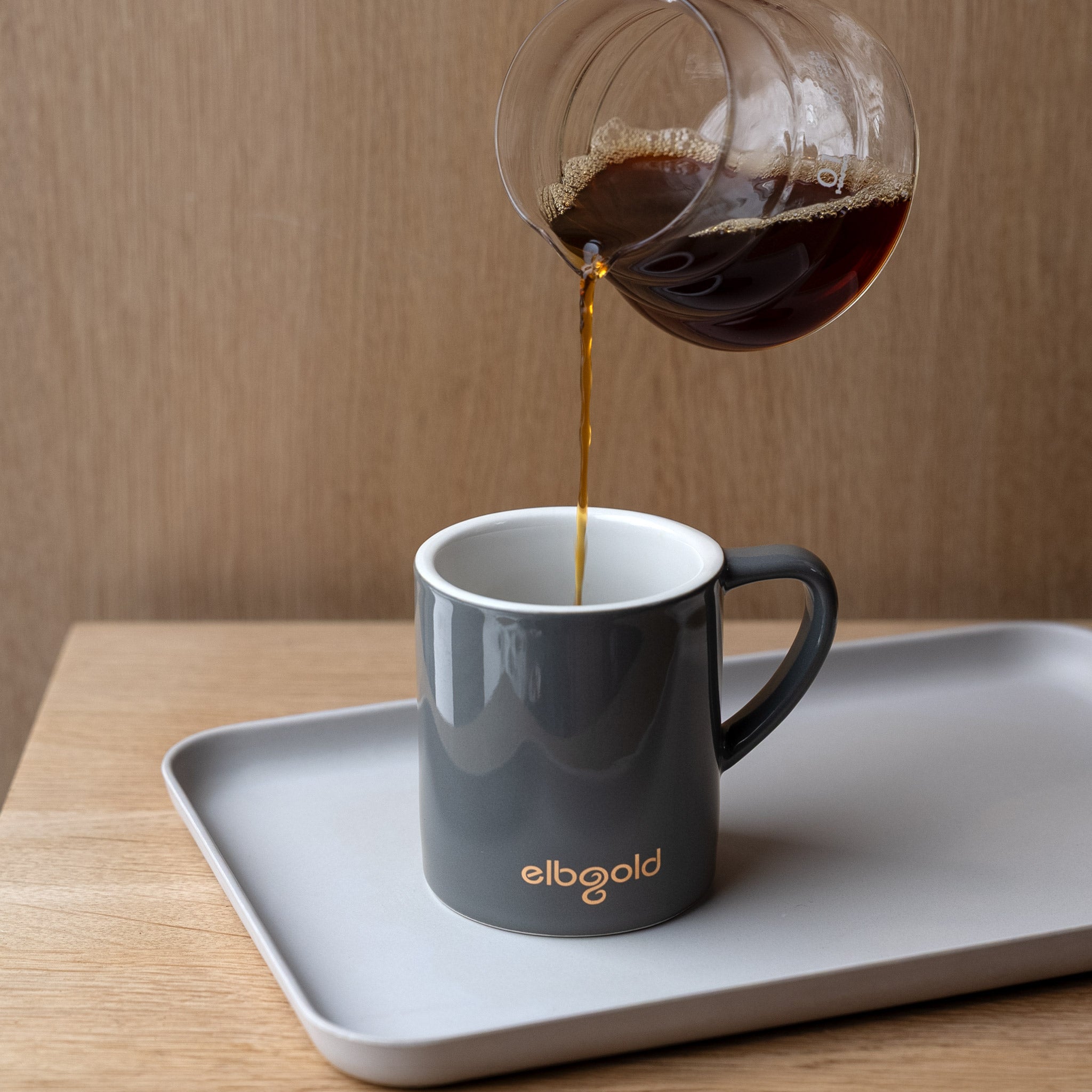 elbgold-mug-grau-gold-von-loveramics-300-ml-filterkaffee-becher image 2