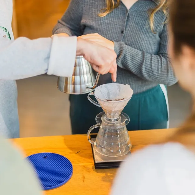 19grams-filterkaffee-kurs-berlin-alex-br-hkurs-v60-kalita-aeropress-chemex image 1
