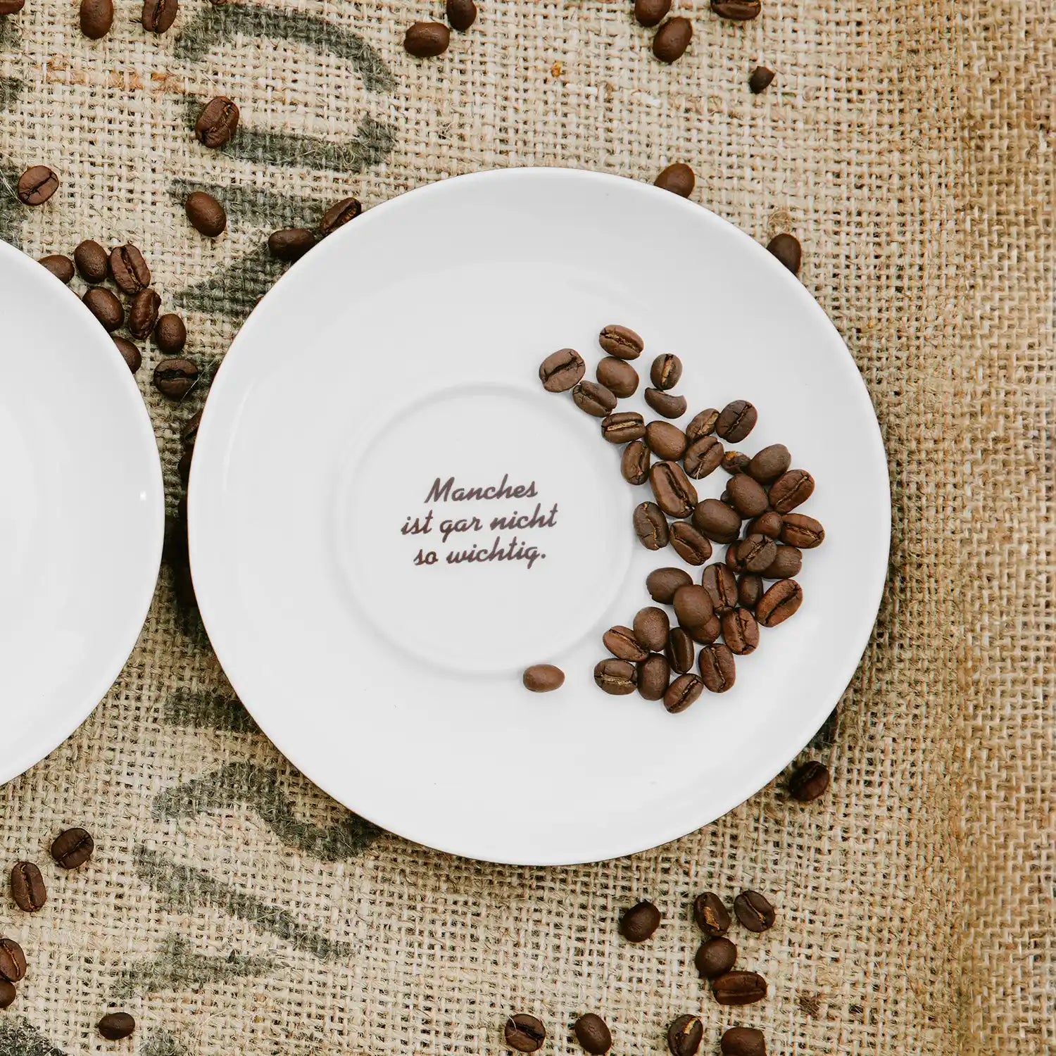 j-hornig-milchkaffeetasse-mit-untertasse-braun-porzellan image 2