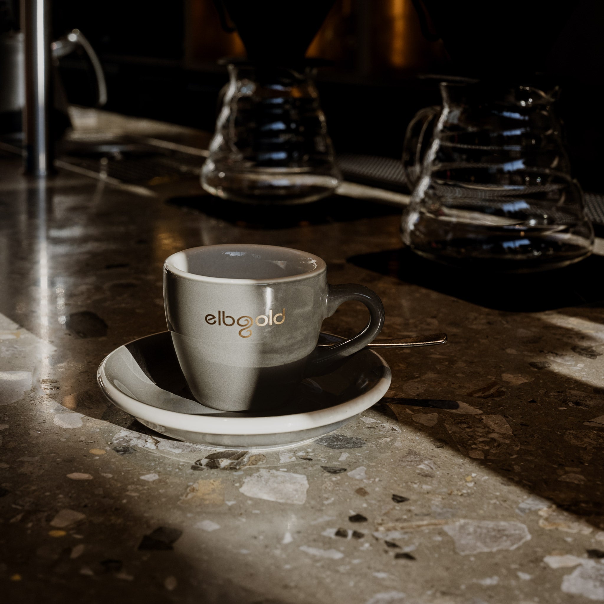 elbgold-tasse-espresso-grau-gold-80ml-loveramics-egg image 2