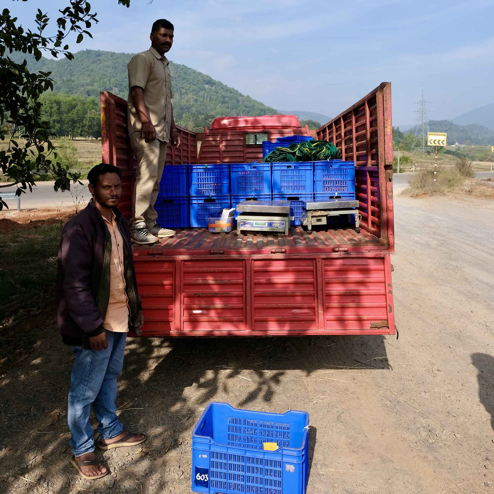 elbgold-red-truck-espresso-indien-araku-valley-espressor-stung image 7